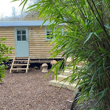 Chez Maurice Luxury Shepherds Hut With Bath And Hot Tub Kelling Luaran gambar