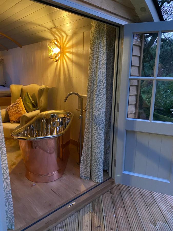 Chez Maurice Luxury Shepherds Hut With Bath And Hot Tub Kelling Luaran gambar