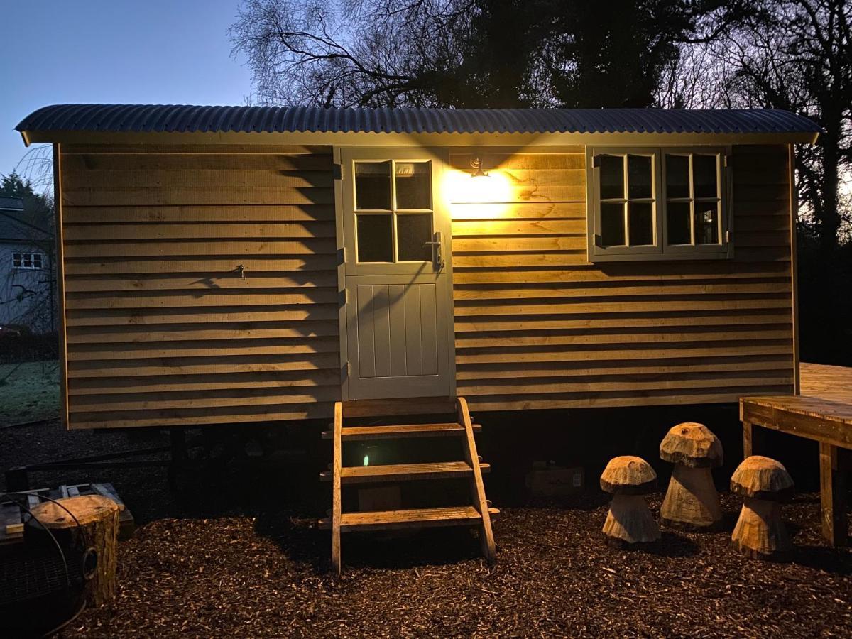 Chez Maurice Luxury Shepherds Hut With Bath And Hot Tub Kelling Luaran gambar