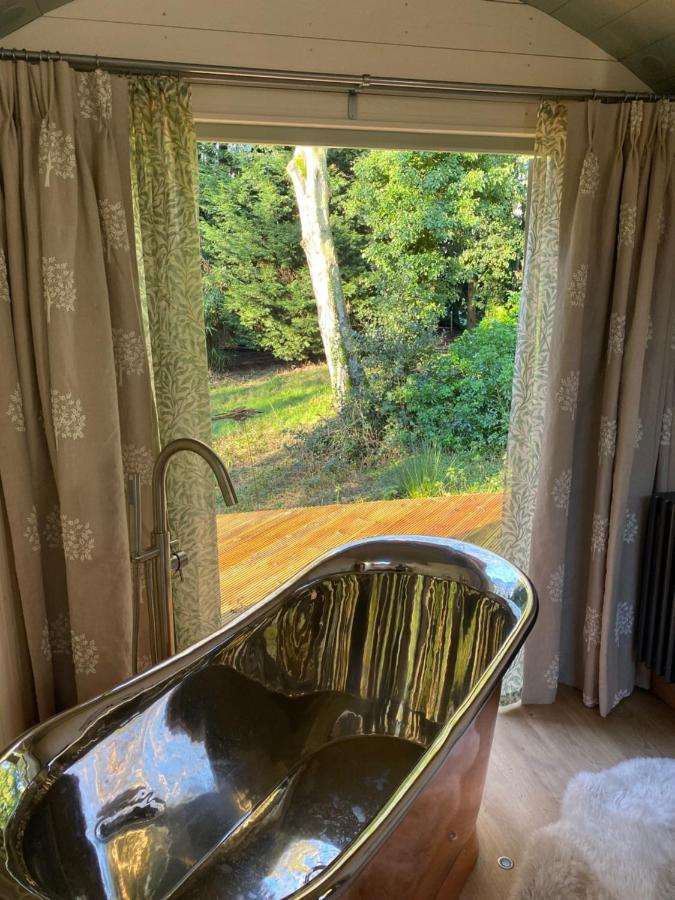 Chez Maurice Luxury Shepherds Hut With Bath And Hot Tub Kelling Luaran gambar