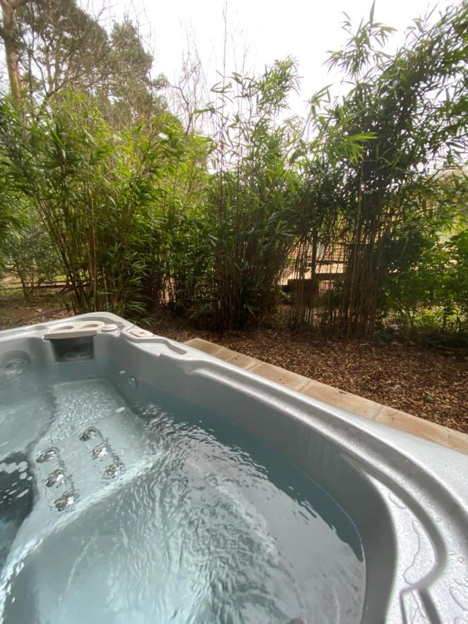 Chez Maurice Luxury Shepherds Hut With Bath And Hot Tub Kelling Luaran gambar
