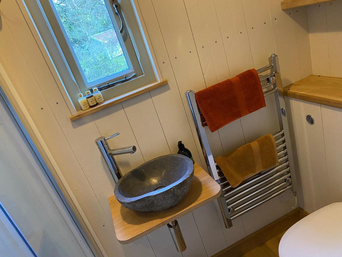 Chez Maurice Luxury Shepherds Hut With Bath And Hot Tub Kelling Luaran gambar