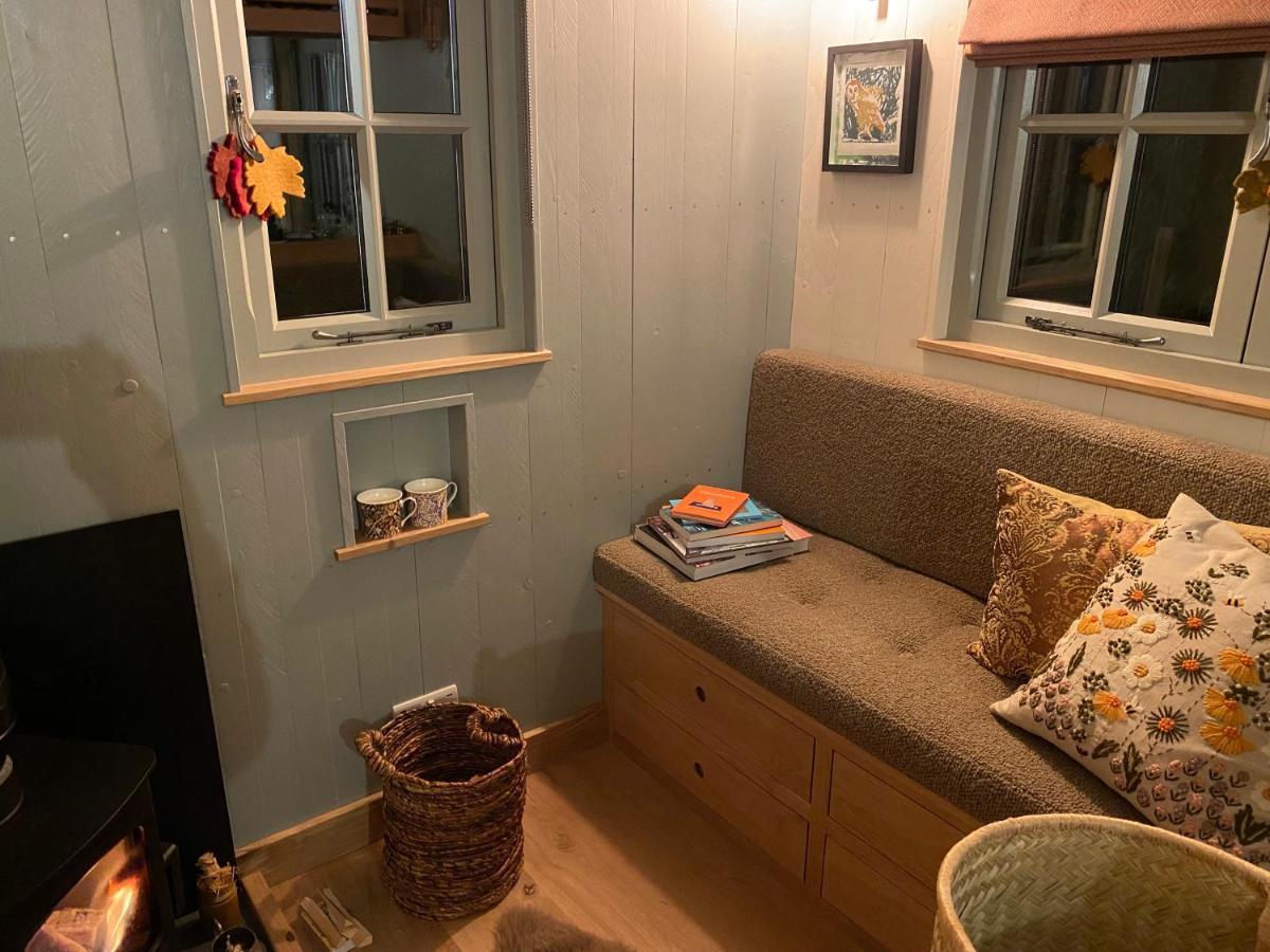 Chez Maurice Luxury Shepherds Hut With Bath And Hot Tub Kelling Luaran gambar